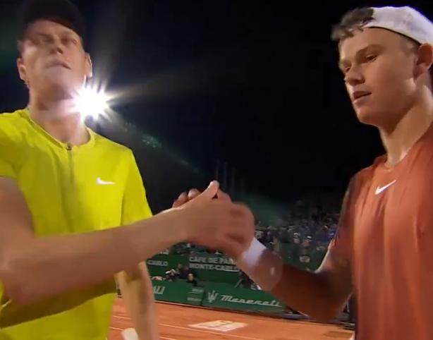 乐鱼中国官网-张奔斗：男子球员赛后的握手戏也越来越戏多了