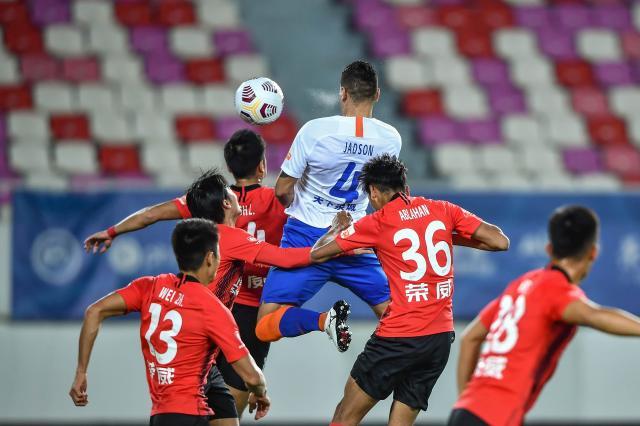 乐鱼体育登录入口-8分优势领跑中超积分榜 谁能阻挡泰山夺冠的步伐