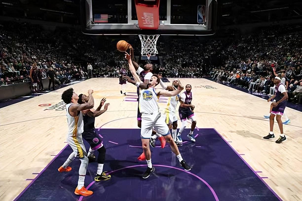 乐鱼体育登录入口-外线投篮方面的手感依然没有恢复，勇士内线新星必须尽快有所提升