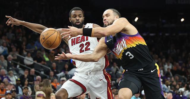 life-leyu.com-维金斯：狄龙打出了自己的风格 他在进攻端进步明显